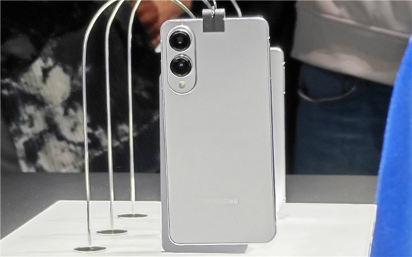 三星Galaxy S25 Edge官宣：超薄骁龙8至尊版旗舰 剑指iPhone 17 Air富联平台|富联娱乐注册登录缩略图