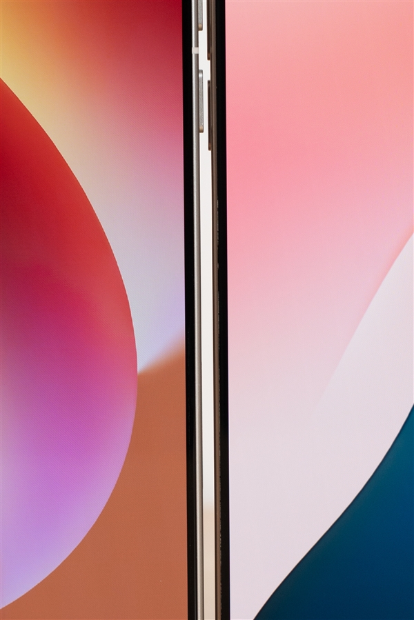 一个亿自研屏幕技术！OPPO晒Find X8 Ultra与iPhone 16 Pro Max真机对比富联平台|富联娱乐注册登录缩略图