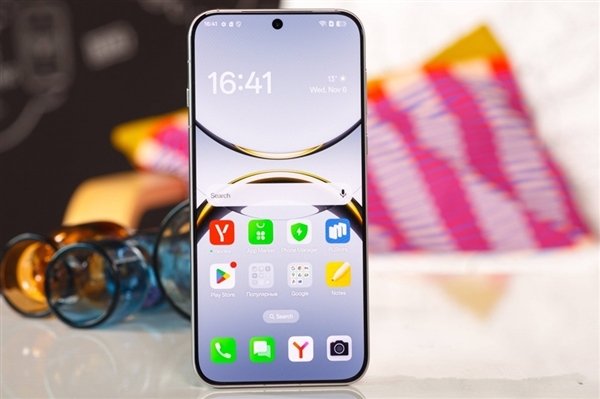 一个亿自研屏幕技术！OPPO晒Find X8 Ultra与iPhone 16 Pro Max真机对比