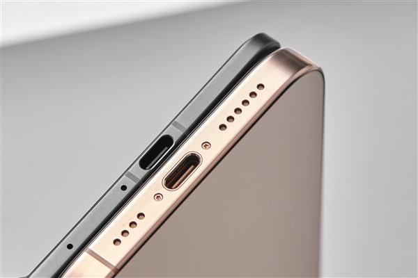 全球最薄折叠屏！OPPO Find N5真机现身：薄到无敌富联平台|富联娱乐注册登录缩略图
