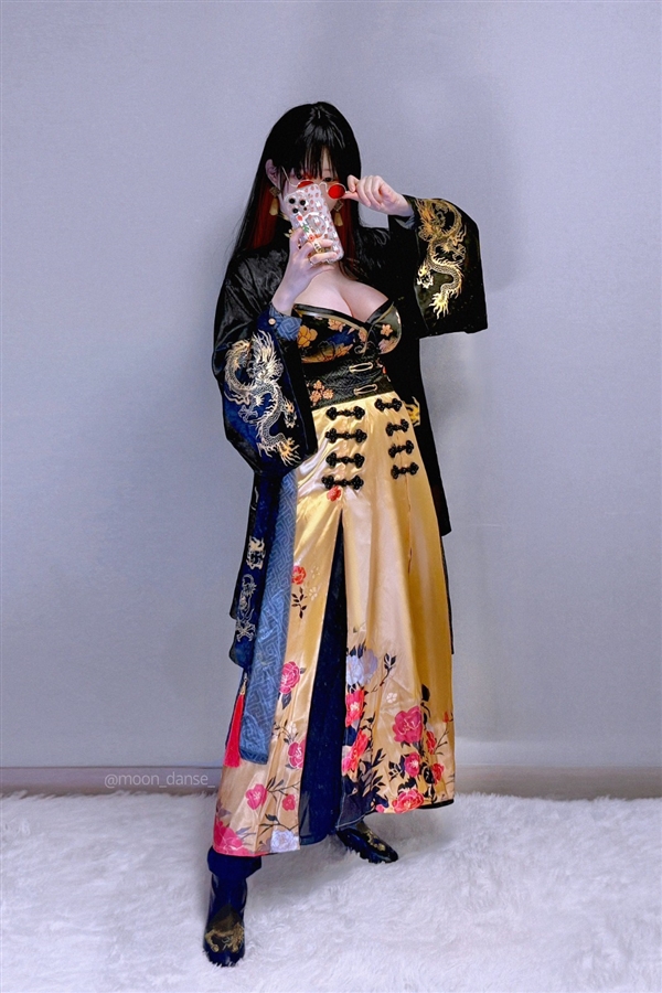 《妮姬》美术组成员Cos美图 身材和服装完美还原富联平台|富联娱乐注册登录缩略图